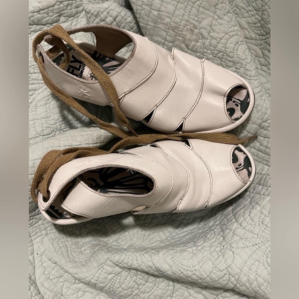 Fly London shoe/sandal